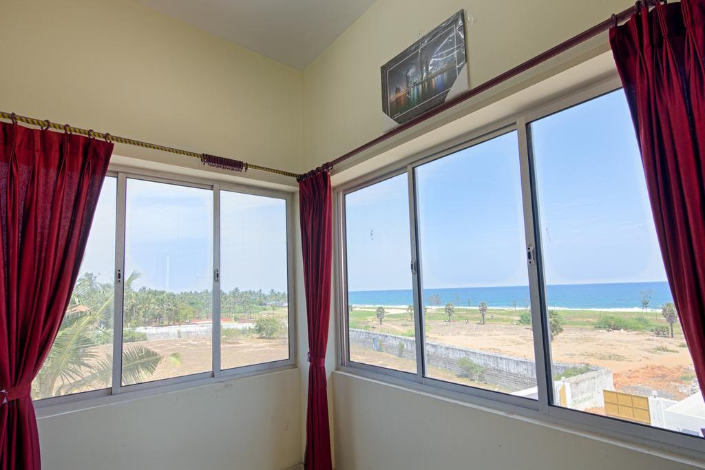 Ganesh Residency Hotel Puduccseri Kültér fotó