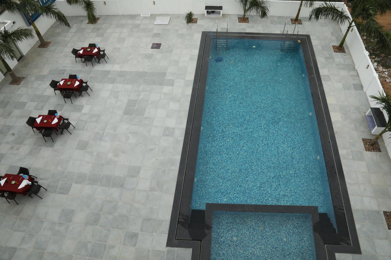 Ganesh Residency Hotel Puduccseri Kültér fotó